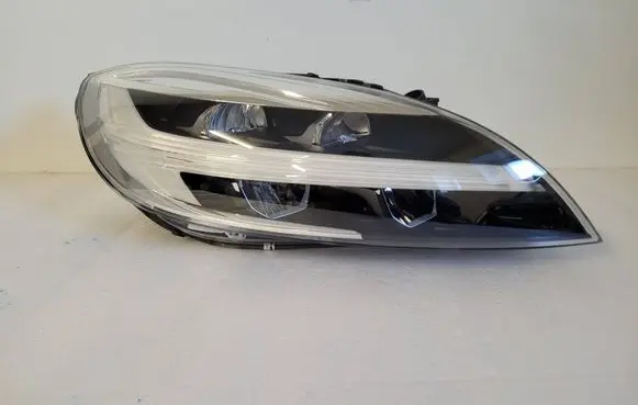 Volvo V40 Headlight/headlamp 32228484