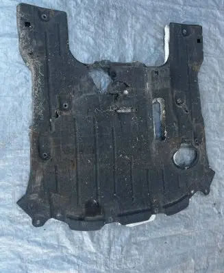 Chrysler Pacifica Engine splash shield/under tray
