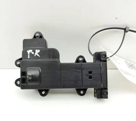 Tesla Model X Door control unit/module 104535300B