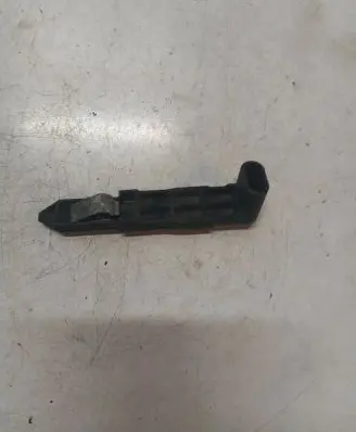 Headlight/headlamp mounting bracket
