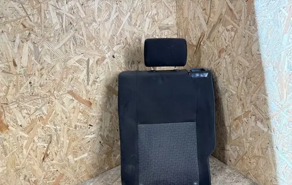 Toyota Auris E180 Rear seat