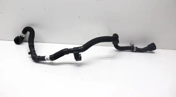 Land Rover Range Rover Sport L461 Engine coolant pipe/hose M8E28D132AF