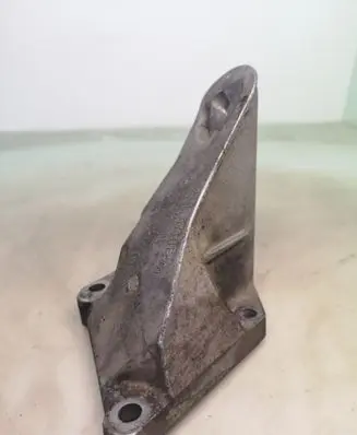 BMW 6 E63 E64 Engine mounting bracket 6761113 2211676111301 13807410