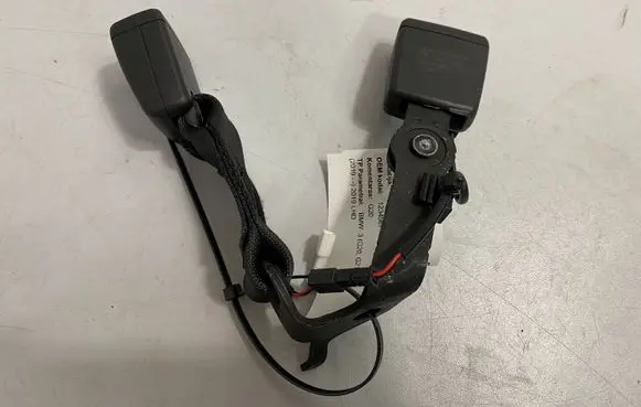 BMW 3 G20 G21 Middle seatbelt buckle (rear) 1234567