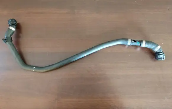 BMW 5 E60 E61 Engine coolant pipe/hose 7512727