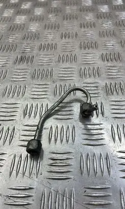 Fuel injector supply line/pipe