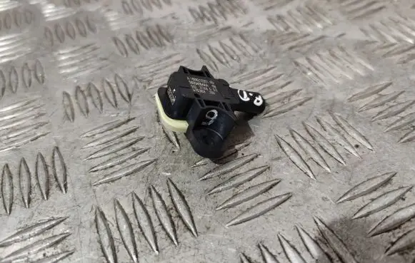 Mercedes-Benz GLE (W166 - C292) Airbag deployment crash/impact sensor A1668210351