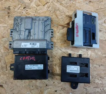 Renault Captur Engine ECU kit and lock set 237107137R