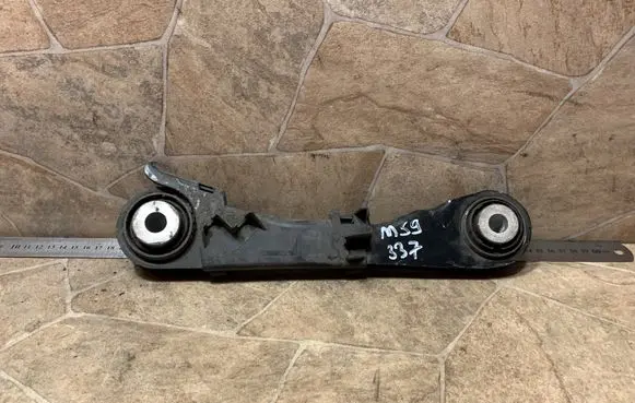 BMW 5 G30 G31 Rear upper control arm/wishbone 6867537