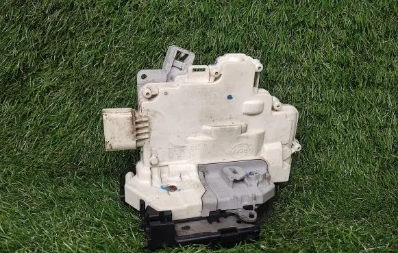 Audi Q7 4L Rear door lock 3C4839015D