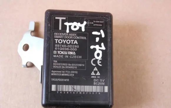 Toyota Yaris Door control unit/module 89740-0D280