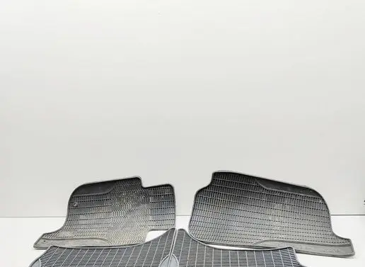 Mitsubishi L200 Car floor mat set MZ314905