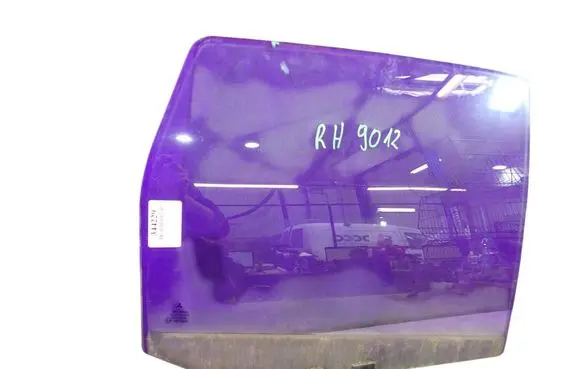 Mitsubishi Colt Front door window glass four-door 