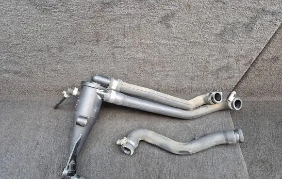 Audi A6 S6 C4 4A Breather/breather pipe/hose 046103495A 056103235 046103237