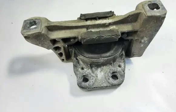 Ford Kuga I Engine mount bracket 7M516F012YB