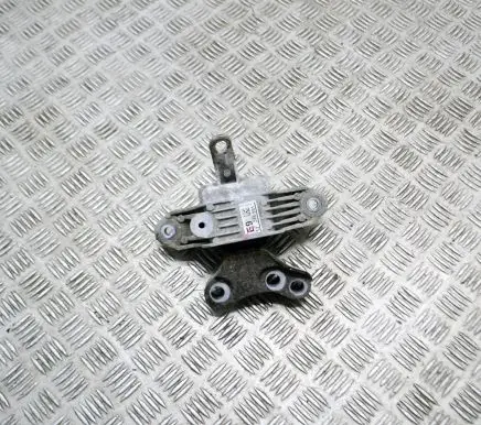 Chevrolet Cruze Engine mount bracket 13248551