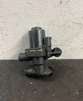 BMW 5 E60 E61 Coolant heater control valve 6920226