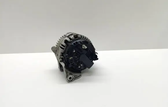 BMW 5 E60 E61 Generator/alternator 7789980 7789980AI01 2542672B