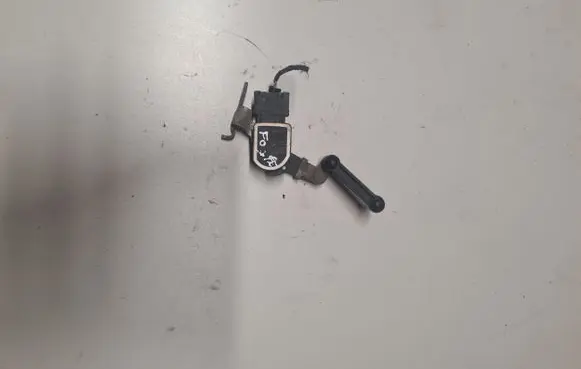 Headlight/headlamp level sensor