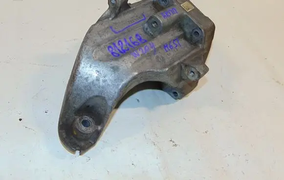 Mercedes-Benz C W204 Engine mounting bracket A6512230004