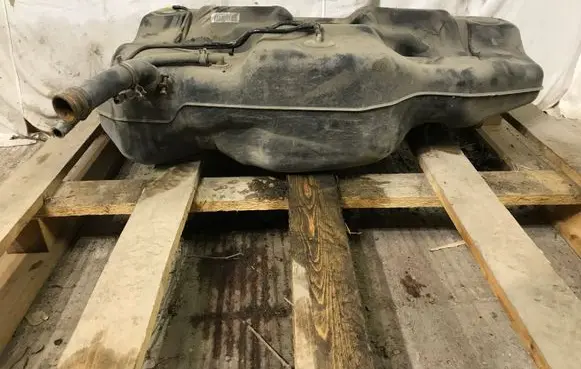 Nissan Almera Tino Fuel tank 172054U100