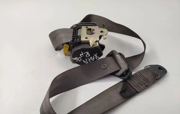 Citroen Xsara Picasso Front seatbelt