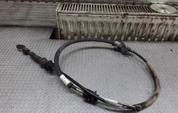Volvo XC70 Gear shift cable linkage 8689442