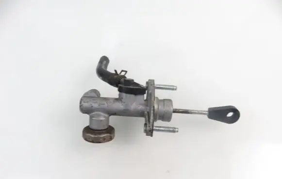 Hyundai i20 (PB PBT) Clutch master cylinder 