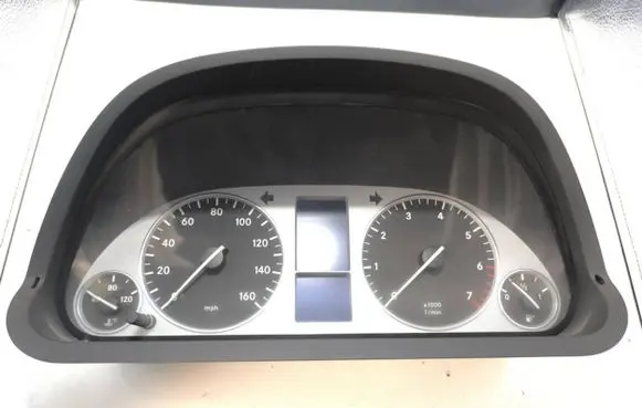 Mercedes-Benz B W245 Speedometer (instrument cluster) A1695401748 A1694420821 A1695404711