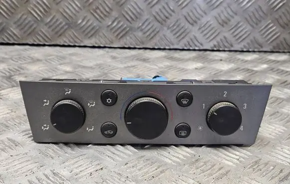 Opel Signum Climate control unit 13138190 MCP3200 9550001