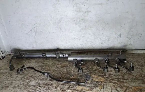 Jeep Grand Cherokee (WK) Fuel main line pipe A6420700695 A6420700695002 A0120700495