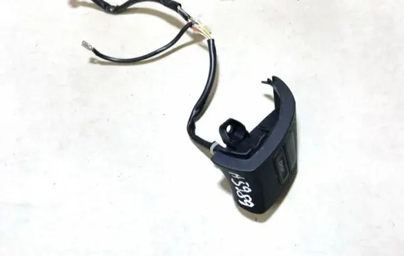 Lexus IS 220D-250-350 Steering wheel buttons/switches 75b458