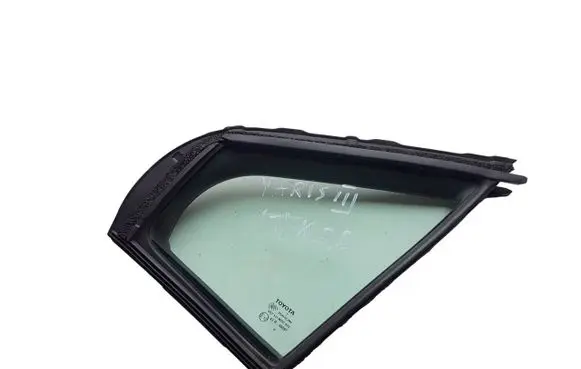 Toyota Yaris Front door vent window glass four-door 682160D050