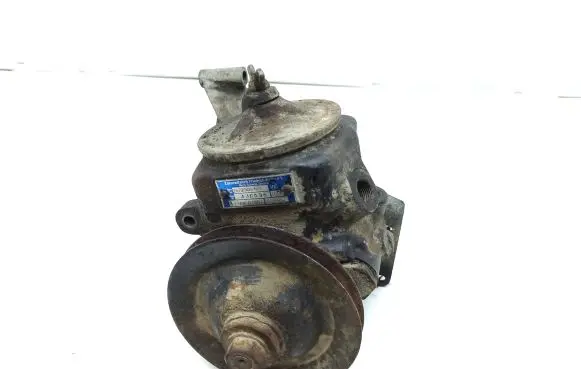 Mercedes-Benz S W116 Power steering pump 1164601880 7672900402