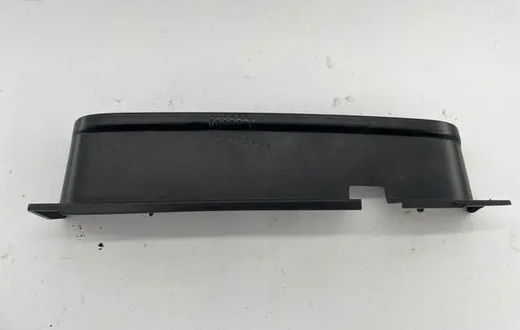 Volkswagen Caddy Rear/tail light trim molding 2K0945095M 2K0945095P
