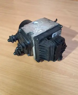 Volkswagen PASSAT B6 ABS Pump 3C0614095M
