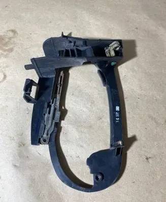 BMW 7 E65 E66 Rear door exterior handle/bracket 7013704