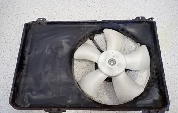 Suzuki Swift I Air conditioning (A/C) fan (condenser)