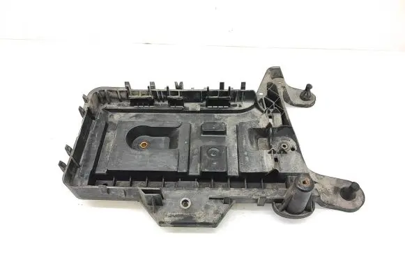Volkswagen PASSAT B7 Battery tray 1K0915333H