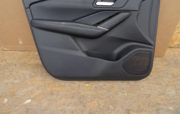 Nissan Qashqai J12 Front door card panel trim