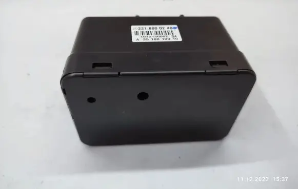 Mercedes-Benz S W221 Central locking vacuum pump 2218000248