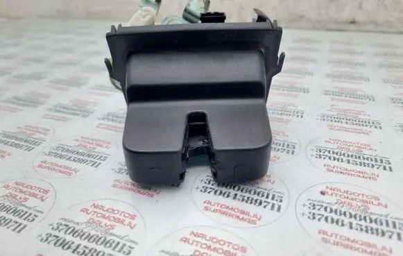 Skoda Octavia Mk3 (5E) Tailgate/trunk/boot lock/catch/latch 5E0827505A