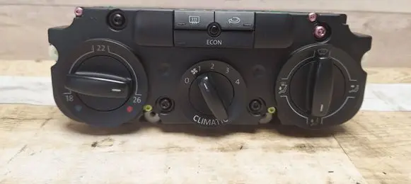 Volkswagen Golf V Climate control unit