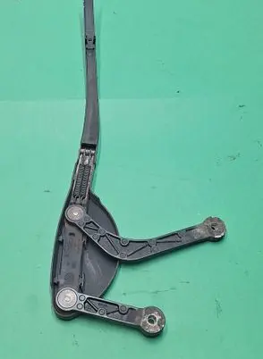 BMW 5 E39 Front wiper blade arm 102089