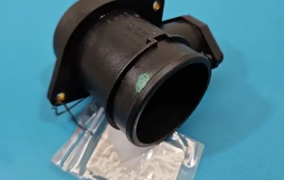 Volkswagen PASSAT B5.5 Mass air flow meter 0280217117 IMPRK1534903