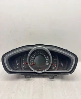 Volvo V40 Speedometer (instrument cluster) 36011399 31453103 0337915