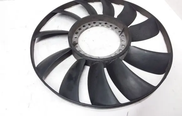 Volkswagen PASSAT B5.5 Fan impeller 058121301B