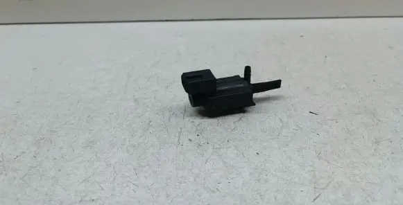 BMW 3 F30 F35 F31 Vacuum valve 7810831 70231800
