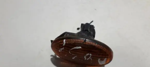 Subaru Legacy Front fender indicator light