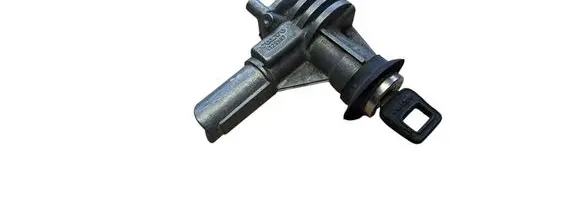 Volvo 740 Ignition lock 1329987